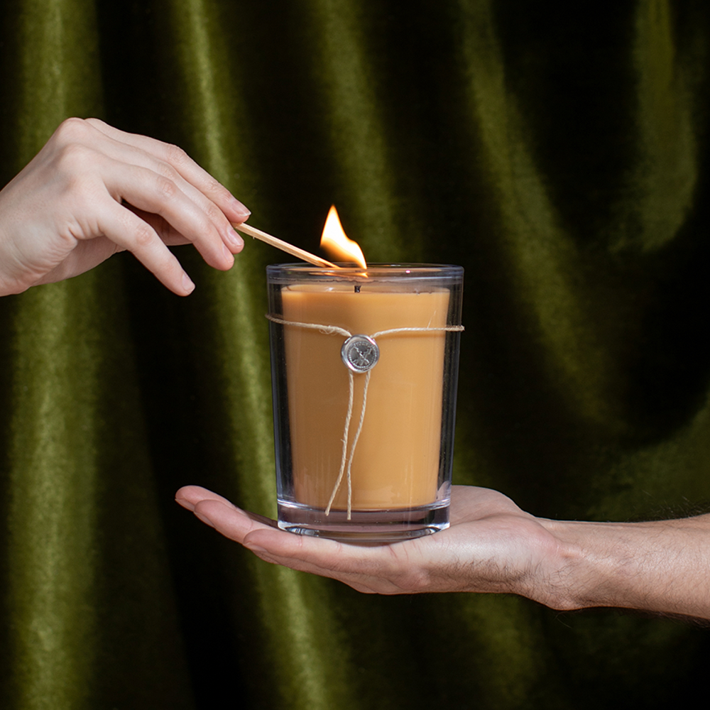 Votivo - Red Currant 6.8 oz Aromatic Candle
