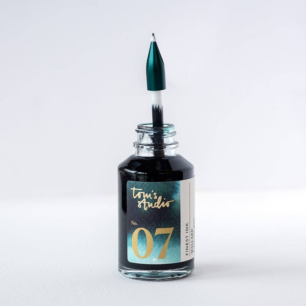 Tom's Studio - The Wren - Refillable Writing Pen: Black