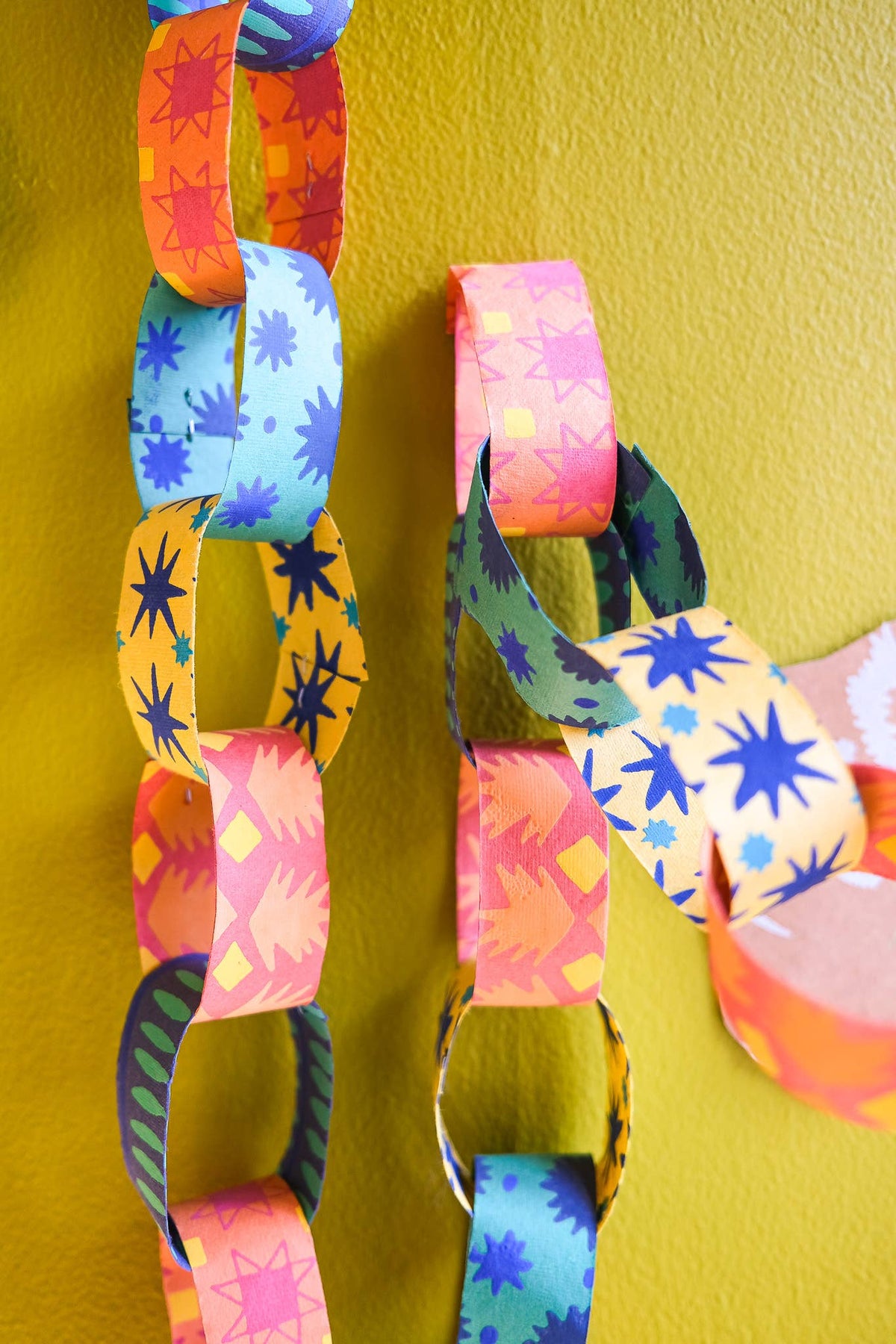 East End Press - CELEBRATION PAPER CHAIN KIT