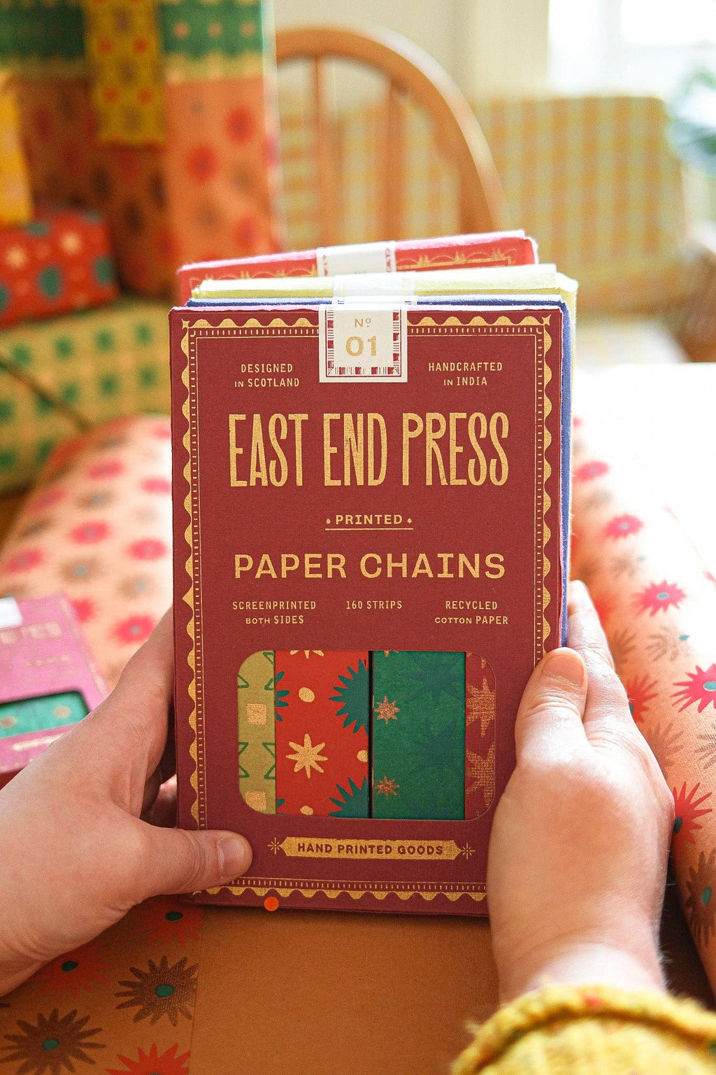 East End Press - FESTIVE PAPER CHAIN KIT