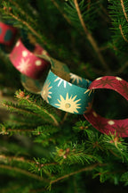 East End Press - FESTIVE PAPER CHAIN KIT