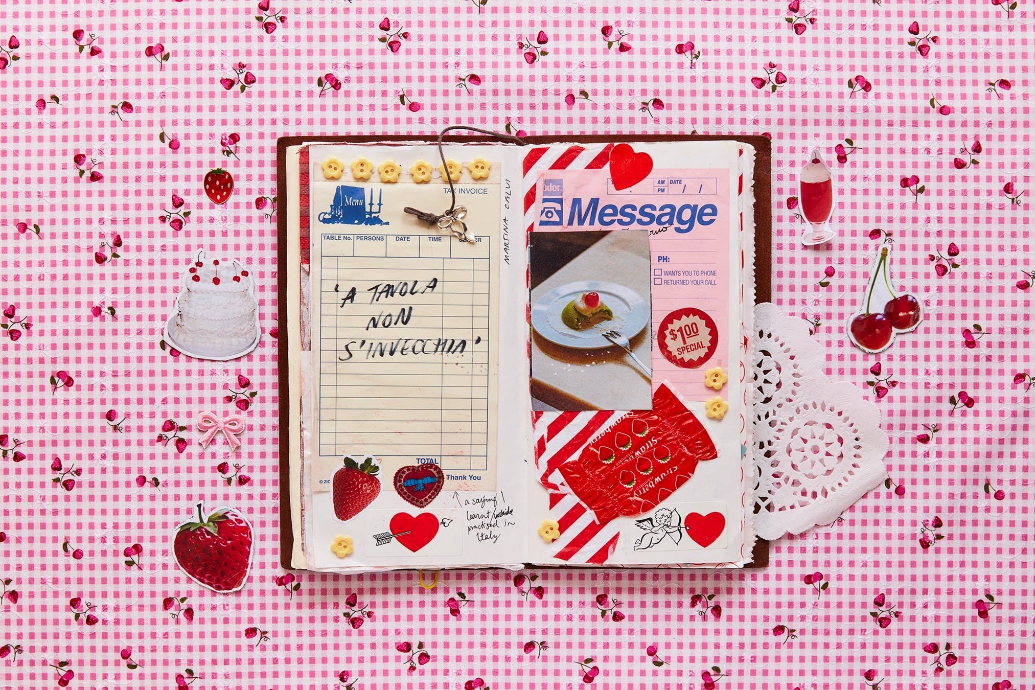 Chronicle Books - A Year of Junk Journaling