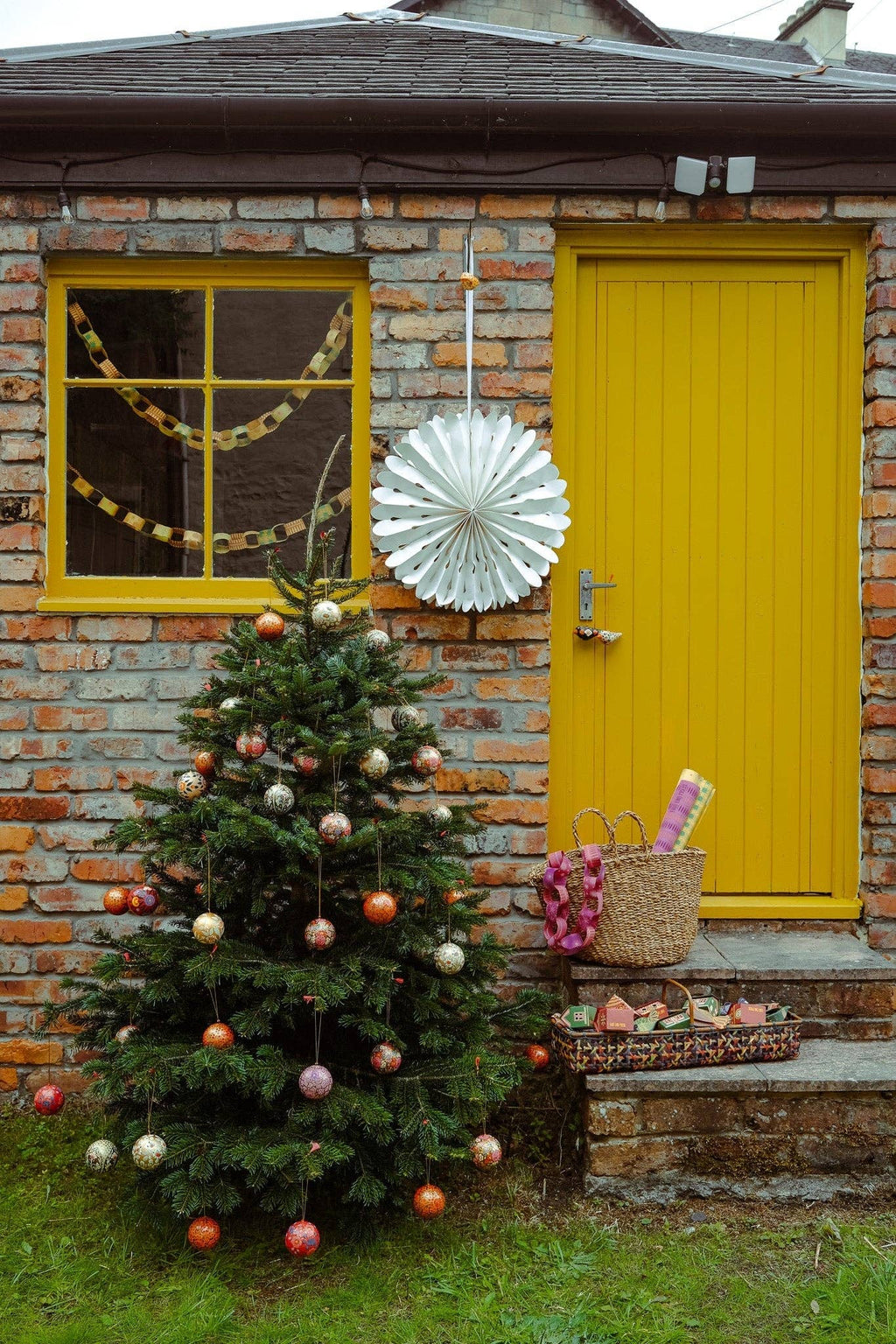 East End Press - YELLOW & GREEN PAPER CHAIN KIT