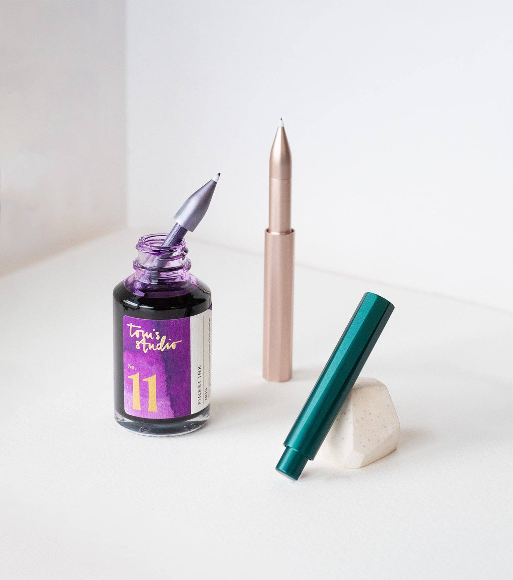 Tom's Studio - The Wren - Refillable Writing Pen: Black