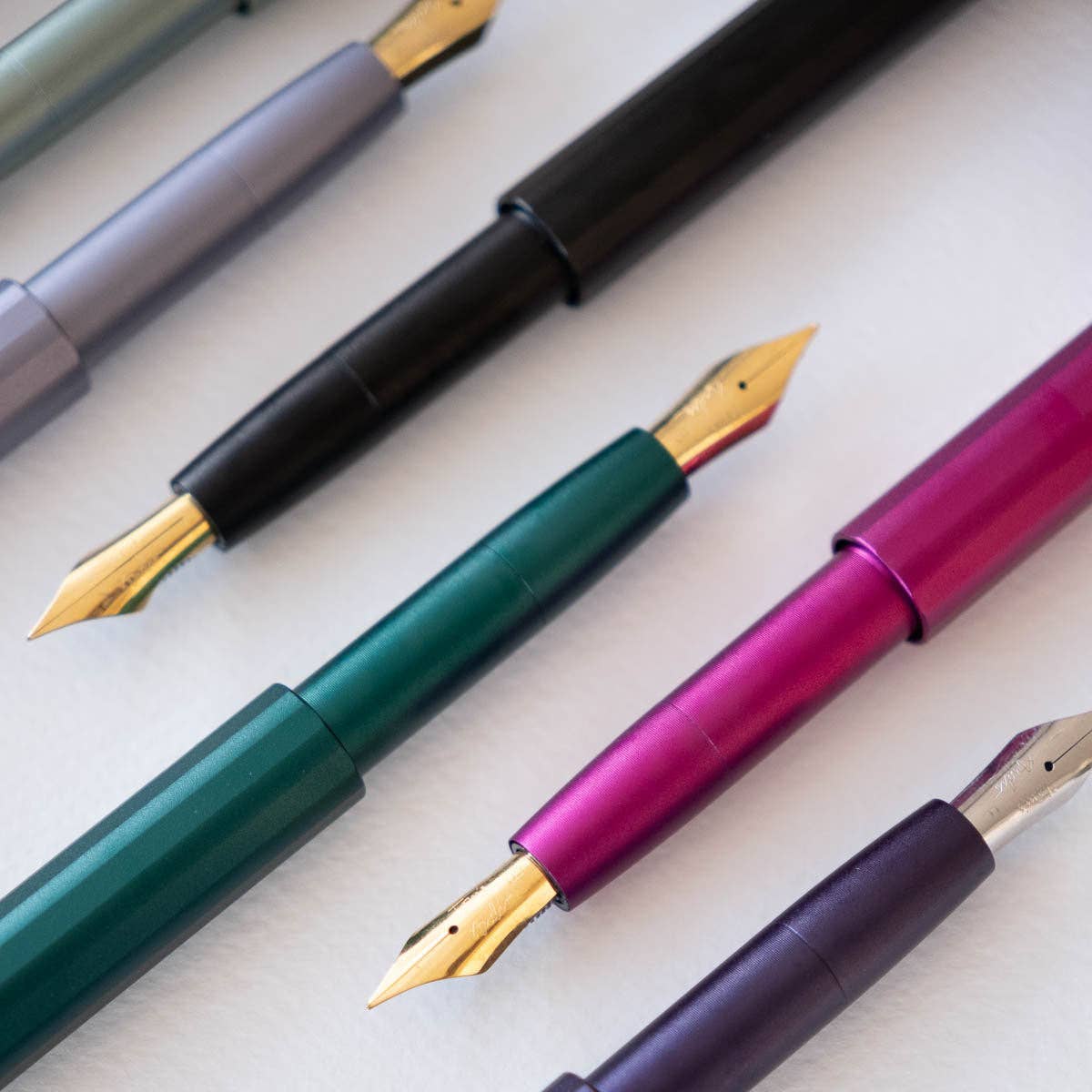 Tom's Studio - The Studio Pocket Fountain Pen 2.0: Iris / Architect (+£5)