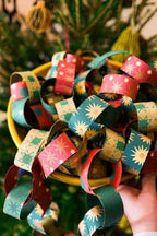 East End Press - FESTIVE PAPER CHAIN KIT