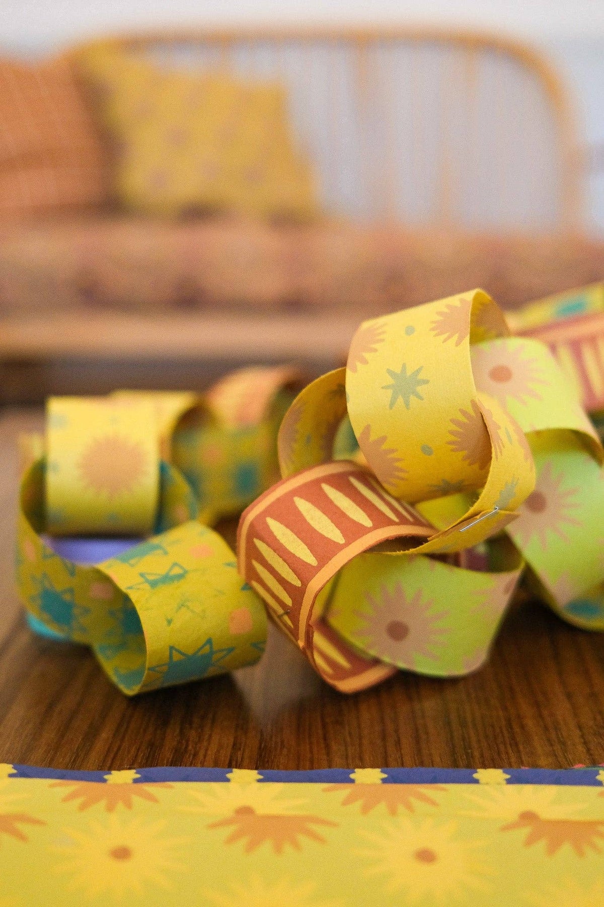 East End Press - YELLOW & GREEN PAPER CHAIN KIT