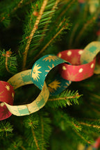 East End Press - FESTIVE PAPER CHAIN KIT