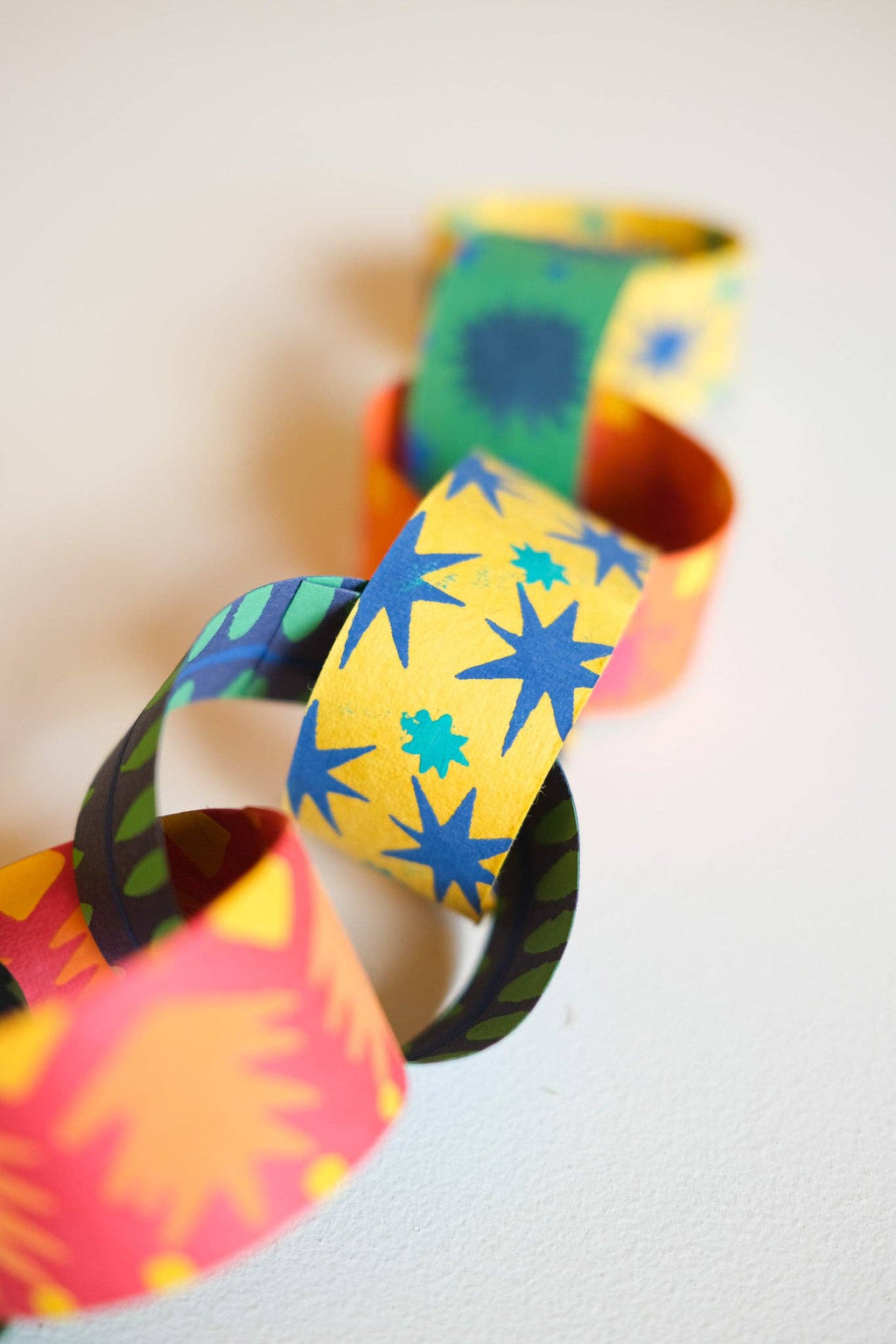 East End Press - CELEBRATION PAPER CHAIN KIT