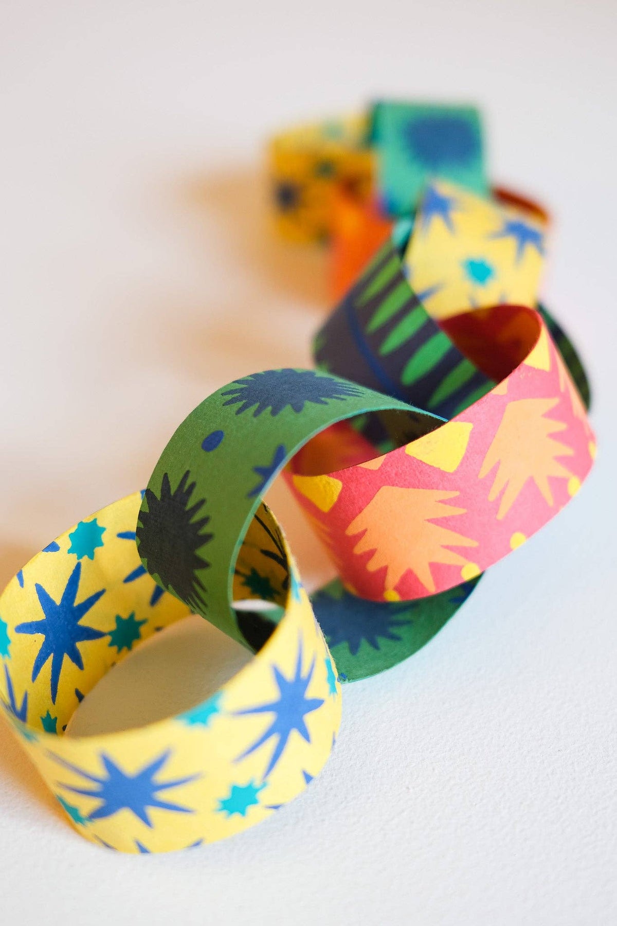 East End Press - CELEBRATION PAPER CHAIN KIT