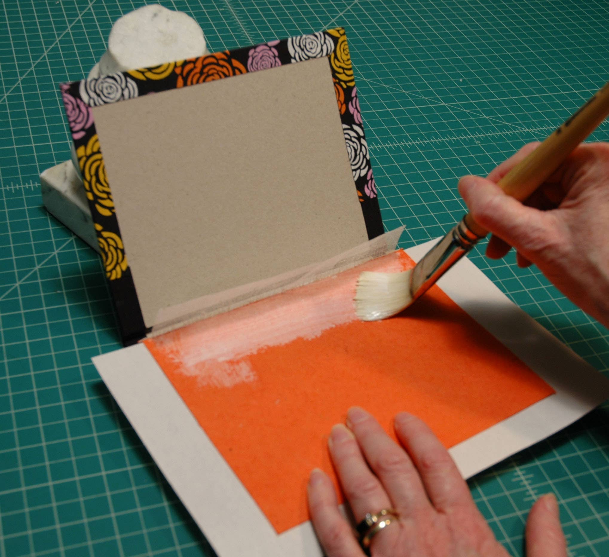 Schiffer Publishing - Introduction to Bookbinding & Custom Cases