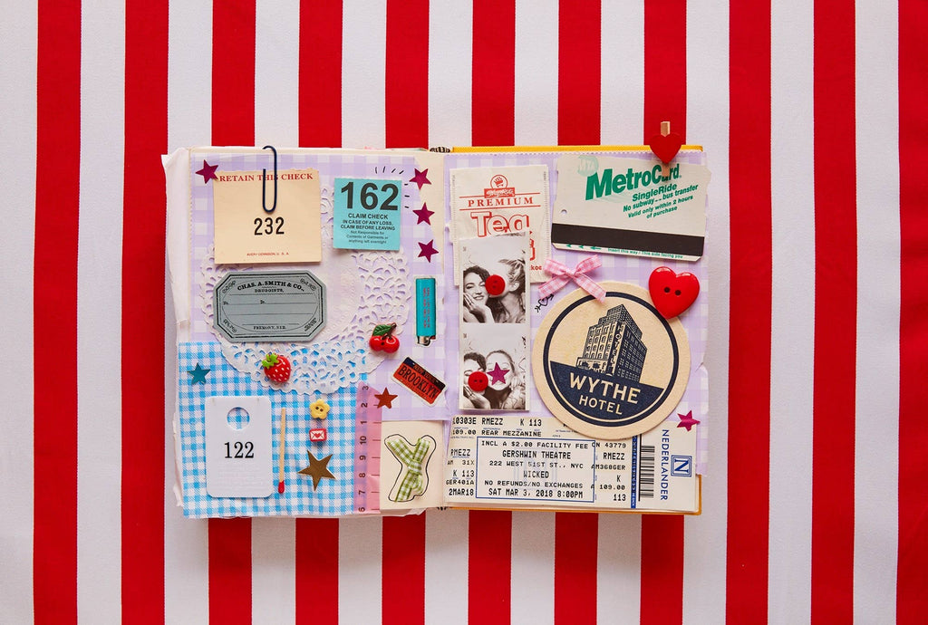 Chronicle Books - A Year of Junk Journaling