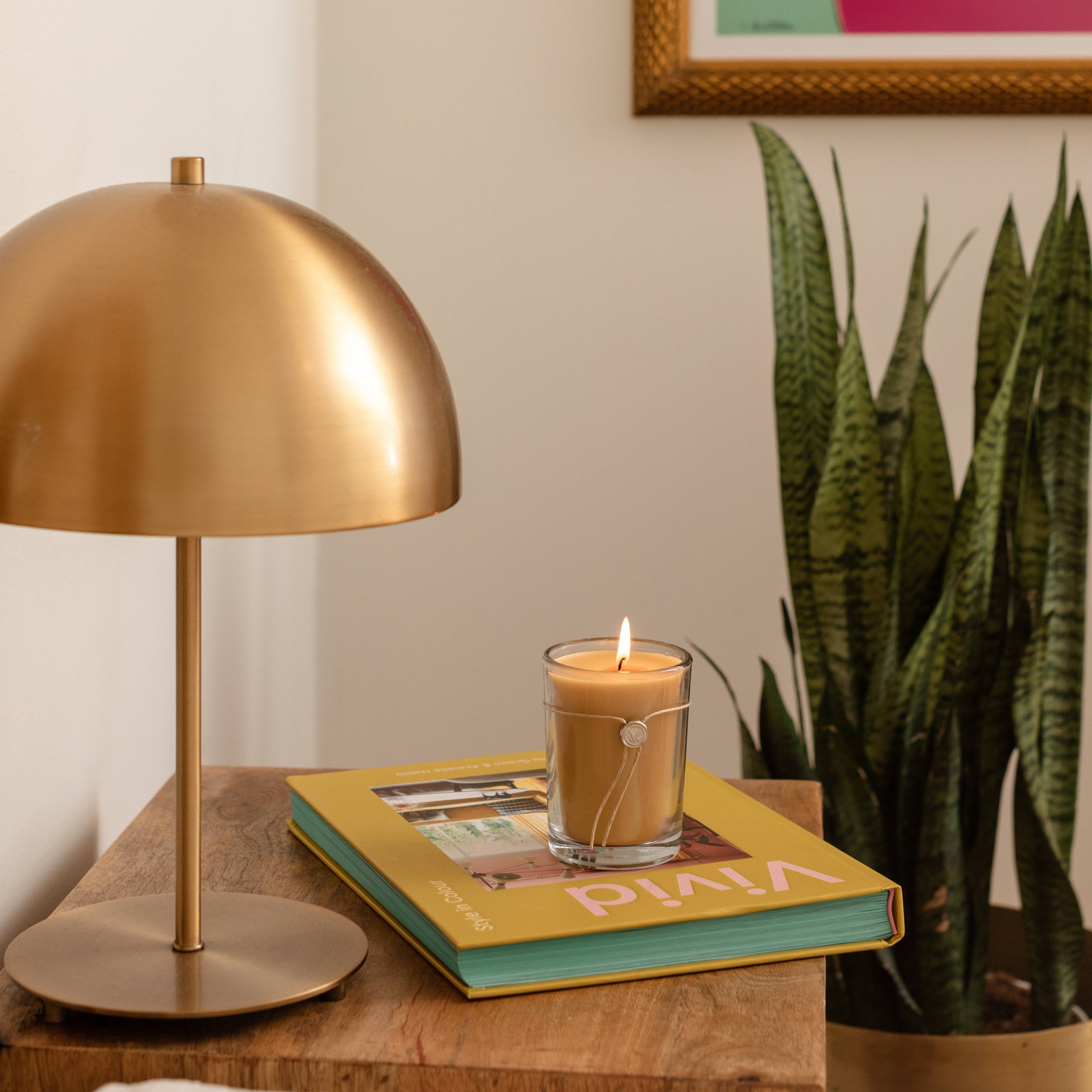 Votivo - Honeysuckle 6.8 oz Aromatic Candle