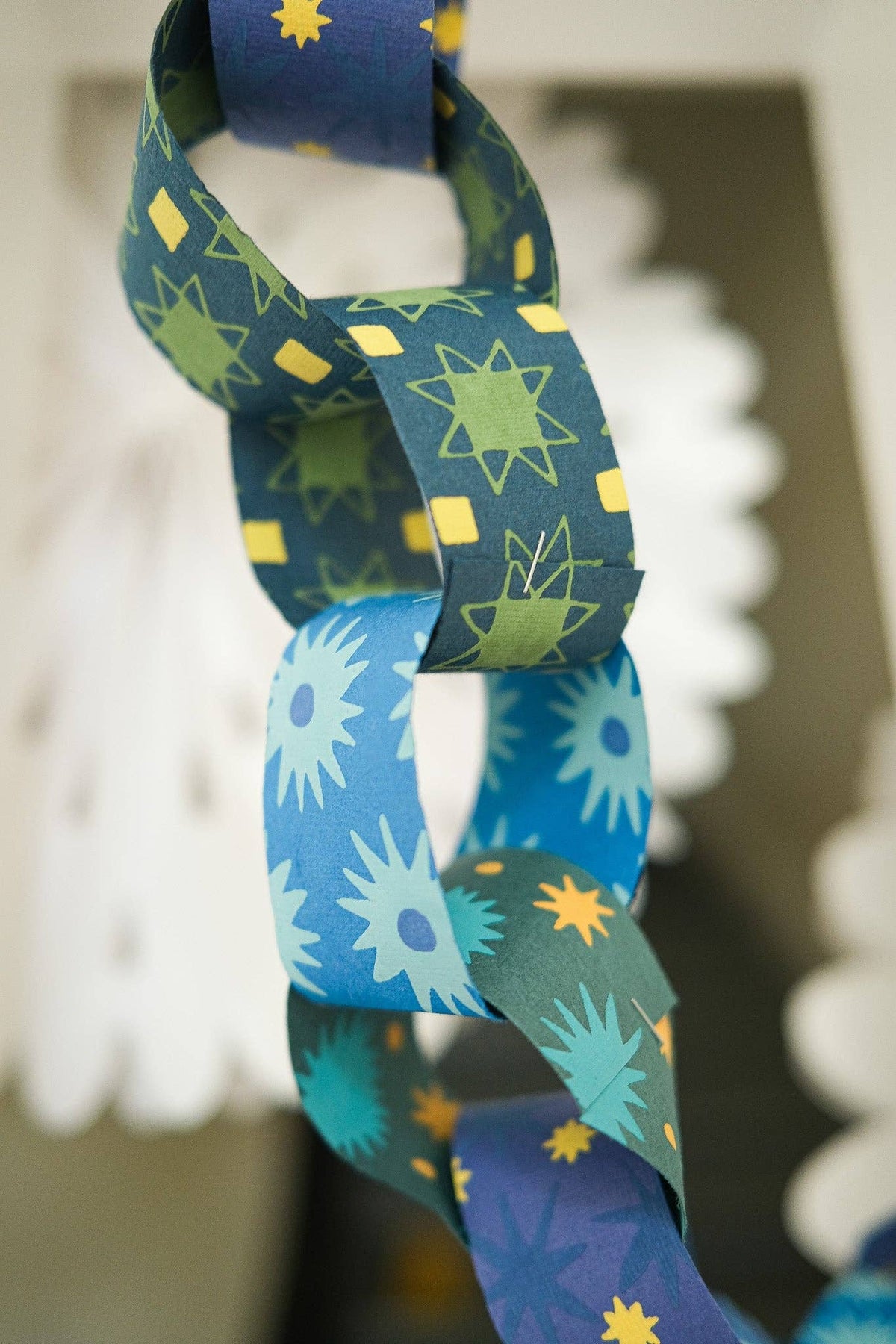 East End Press - BLUE & YELLOW PAPER CHAIN KIT